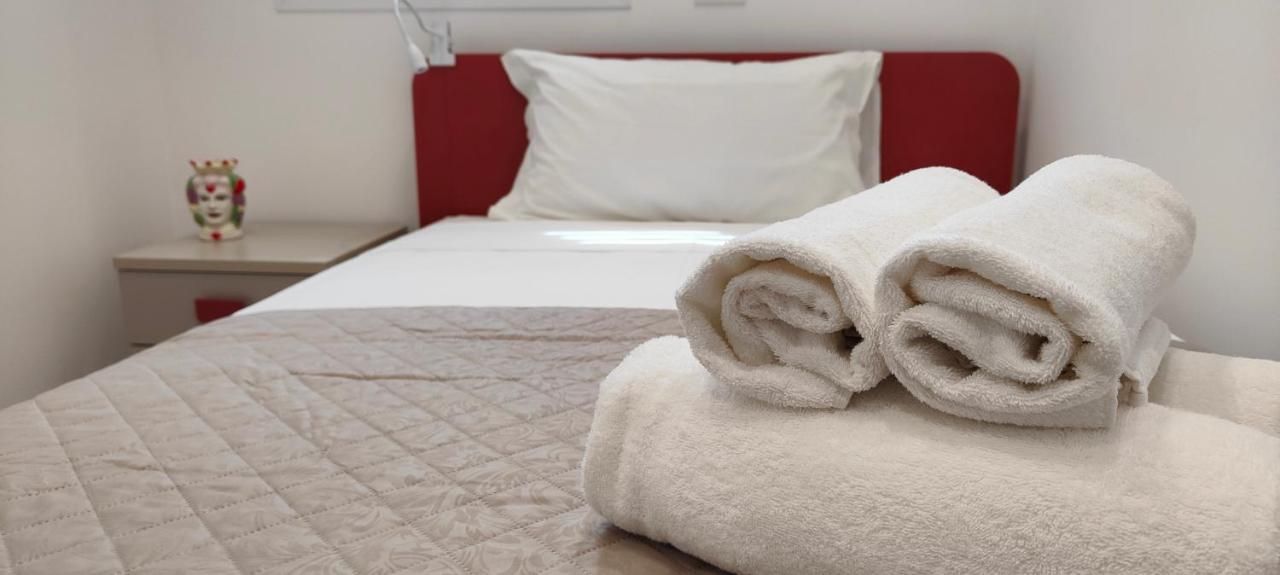 Casa Vacanze Rainbow, Siracusa Syracuse ภายนอก รูปภาพ